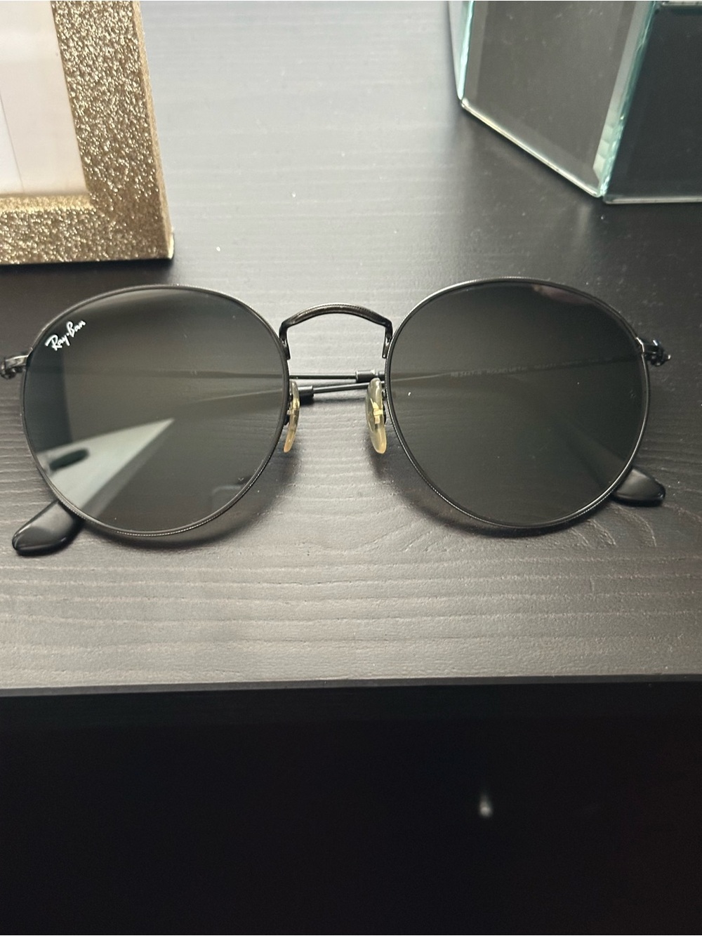 Ray-Ban Round Metal Sunglasses in Black